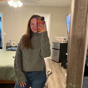 A&F gray sweater